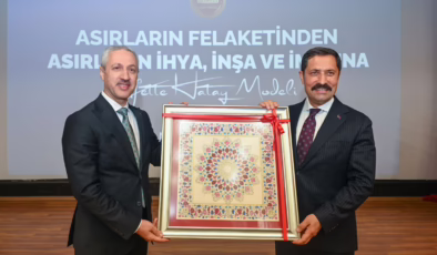 Hatay Valisi Mustafa Masatlı Hatay İhtisas Akademi Kapsamında HMKÜ Öğrencileriyle Söyleşi Gerçekleştirdi