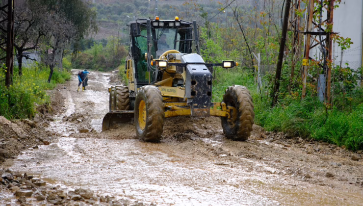 DEFNE BELEDİYESİ’NDEN SAĞANAK YAĞIŞA ANINDA VE KESİNTİSİZ MÜDAHALE