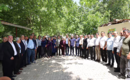 BAŞKAN YAPAR, KİSECİK MAHALLESİ’NDE MUHTARLARLA BİR ARAYA GELDİ.