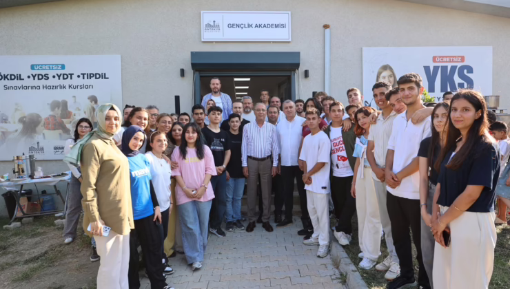 BAŞKAN YAPAR, LGS ÖNCESİ MORAL ETKİNLİĞİ’NDE ÖĞRENCİLERLE BULUŞTU